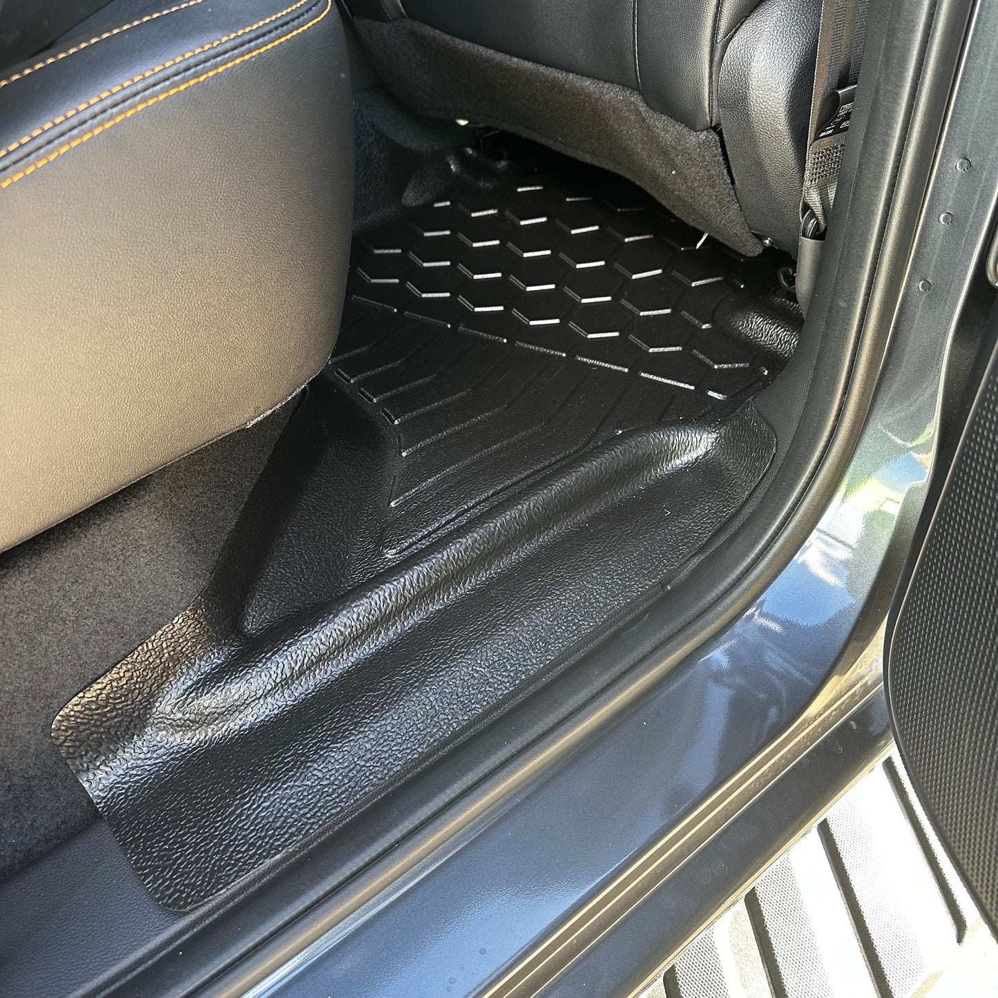 VW Amarok 2023+ | MUDTAMER Floor Mats