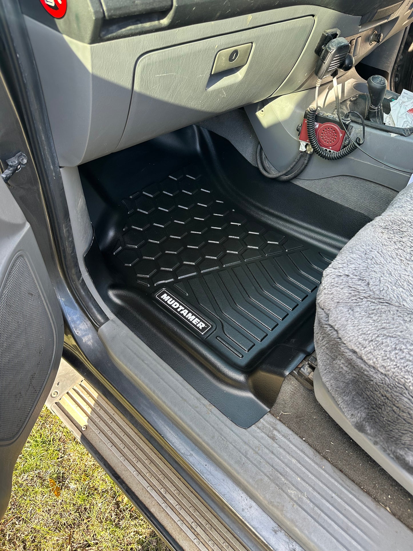 Toyota Hilux 2005-2015 | MUDTAMER Floor Mats