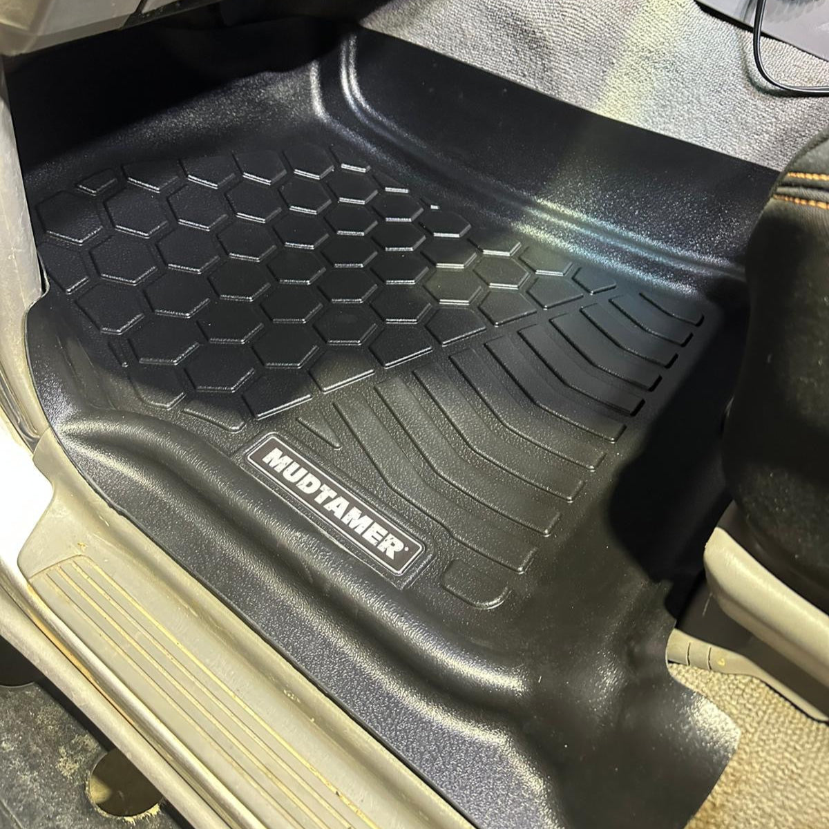Toyota Landcruiser 100/105 Series 1998-2007 | MUDTAMER Floor Mats