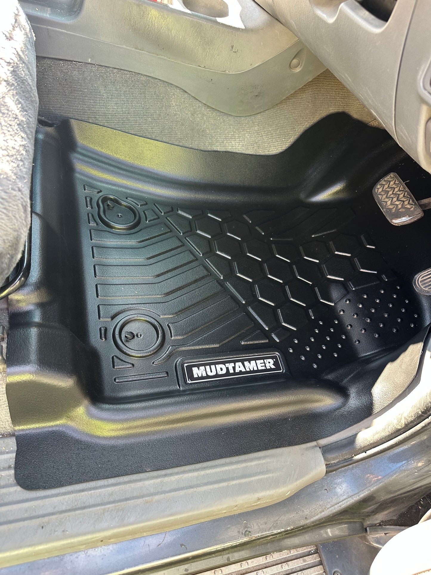 Toyota Hilux 2005-2015 | MUDTAMER Floor Mats